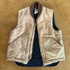 Carhartt Insulated Duck Vest, Men’s Size Large, Color Carhartt Brown